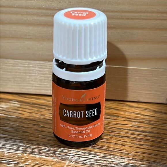 Carrot Seed Essential Oil Young Living - Picture 1 of 2